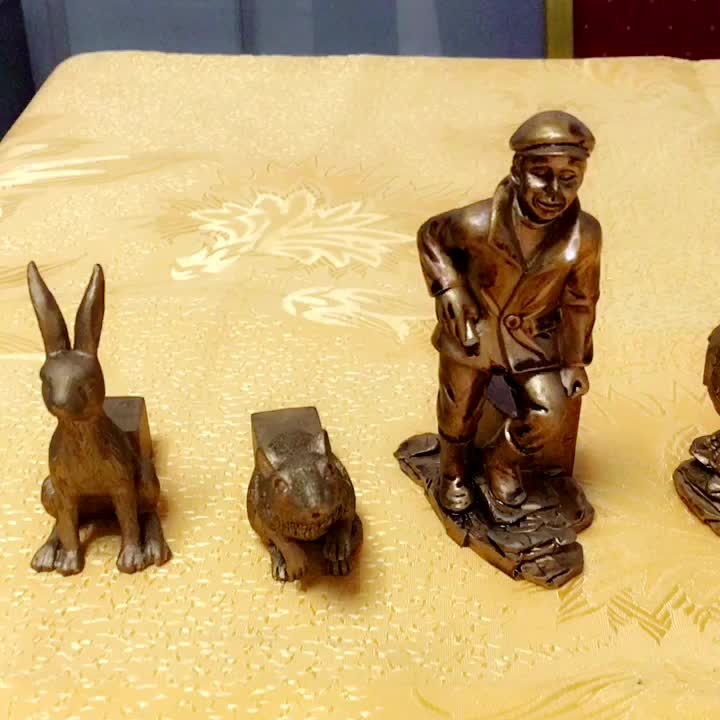small resin figures
