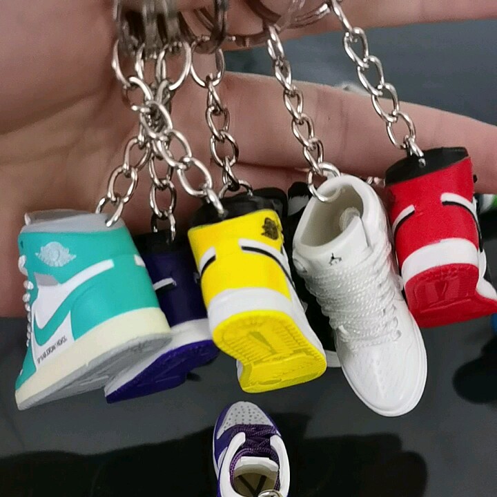 Wholesale Famous Brands Mini Sneaker Keychain With Box And Bag Jordan