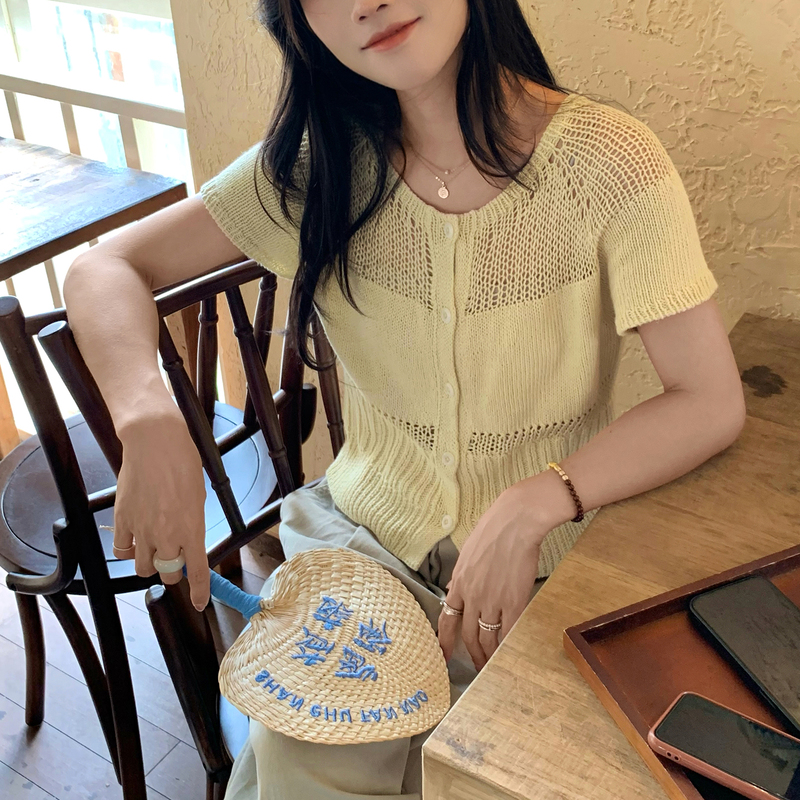 Handmade Airy Top in the Mist, Hand-Knitted DIY Needlework Material Kit, Cool Cotton and Linen Short-Sleeved T-Shirt