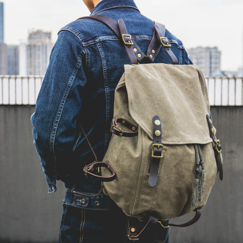 DUOBAI retro World War II M39 paratrooper wrap canvas cow leather large capacity double shoulder bag locomotive camping full helmet bag