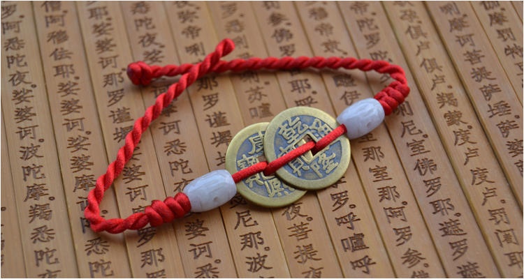 Năm 2019, năm sinh dây đỏ, vòng chân, chó hoàng đạo, đường ngọc, đường đèo, chuyển hạt, linh hồn ác, nam nữ đơn giản lắc chân vàng tây