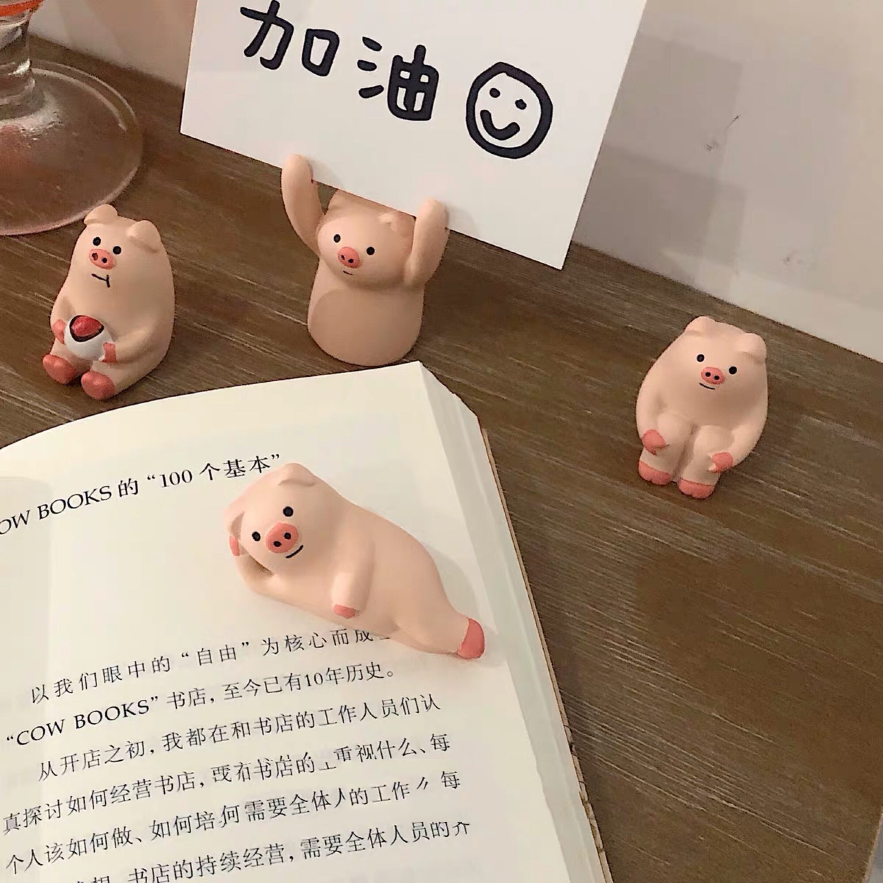 The small partner pendulum swatter of the Korean Ins Cute Pig Paradise Pig's Pig Pig Photo Clip