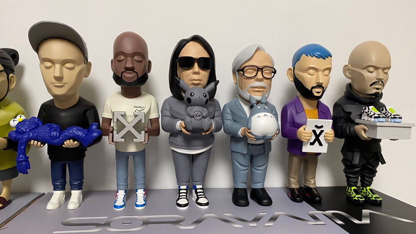 KAWS тенденция прилив бренд Тревога рабочая сила управлять смола украшение кукла модель Чаова деревня верх Ракоя Миядзаки кукла 