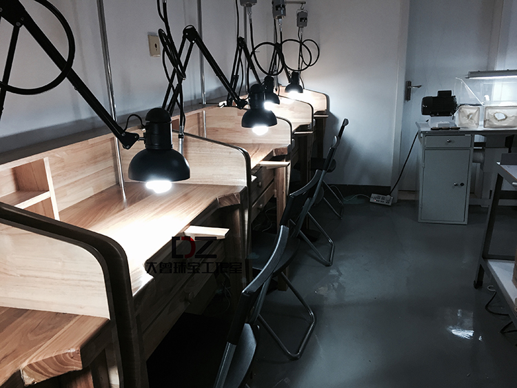 Long arm folding work table lamp LED retractable with clamp's office American business black metal table lamp