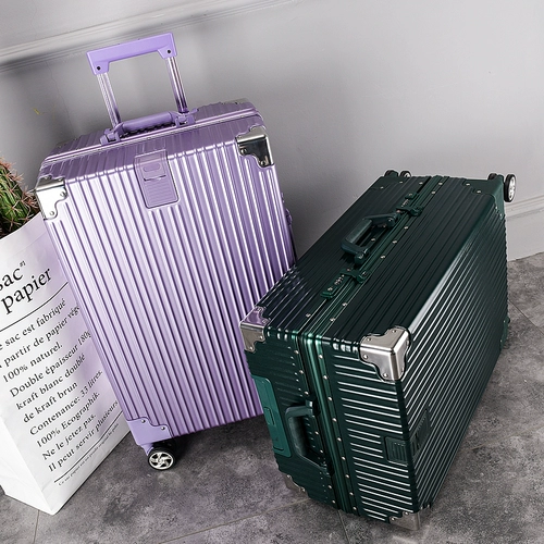 Матовый универсальный чемодан, 28 дюймов