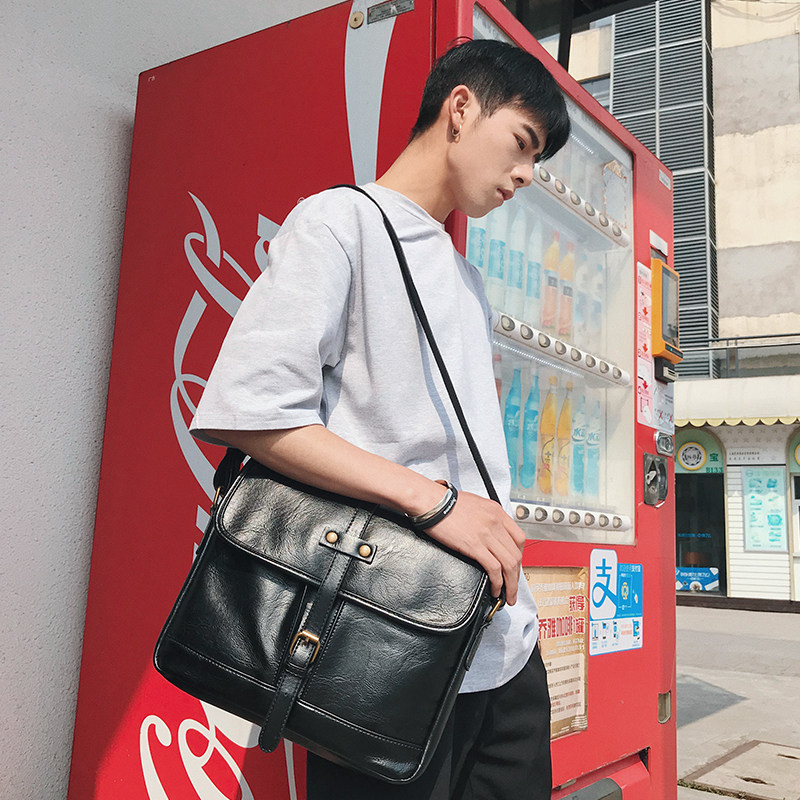 Trendy new fashion men's new small bag street leather shoulder bag retro messenger bag diagonal bag small backpack