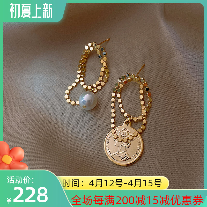 Hong Kong (designer) RVY 2022 new earrings female asymmetric earrings pearl stud earrings light luxury niche