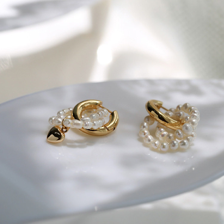 Hong Kong (designer) RVY 2021 new earrings female asymmetric Pearl Europe retro personality earrings tide