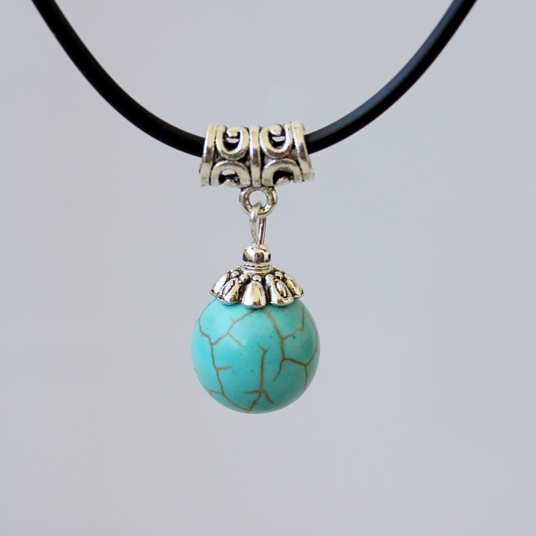 Manufacturer Yunnan ethnic wind ornament retro ancient style with female Tibetan silver green pine stone necklace item pendant pendants XL096