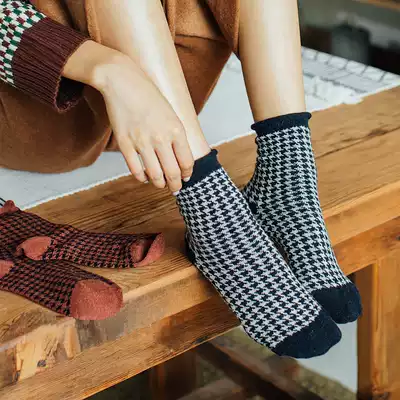 Socks women's socks Korean college style autumn and winter warm simple basic retro wool curls women's socks
