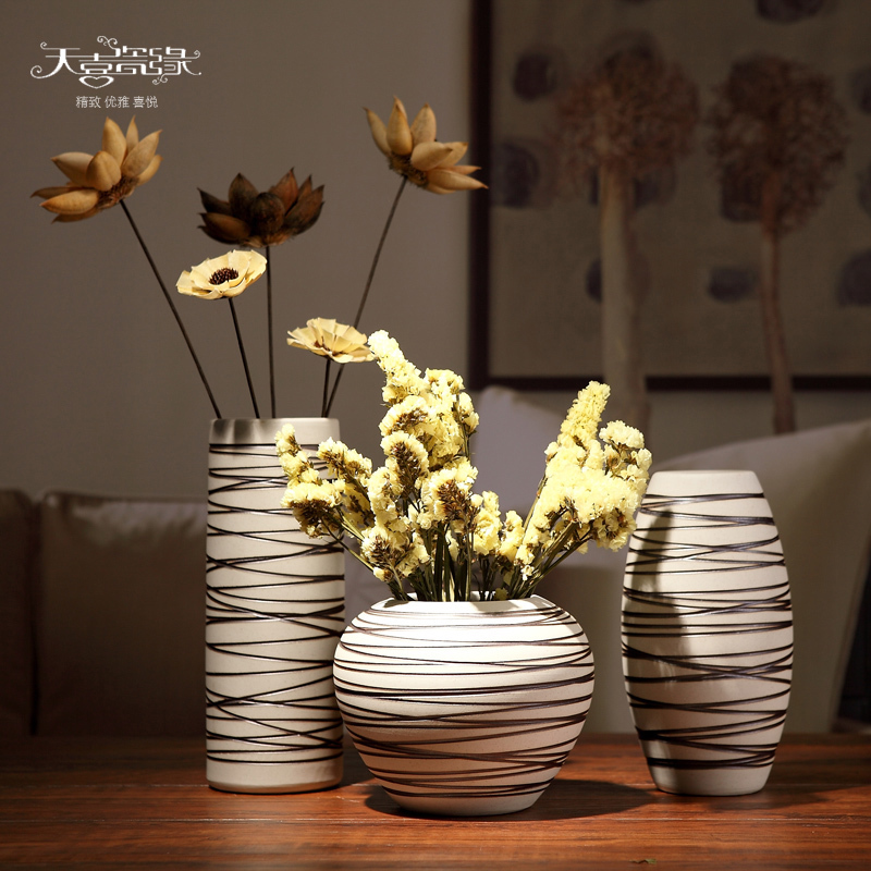 Jingdezhen ceramic vases, three - piece decorations modern creative living room TV cabinet table place flower arrangement