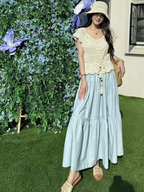 European Station 2024 New Summer Style V+Com Sweet Age-Reducing Crocheted Lace Short Top and Pleated Dress