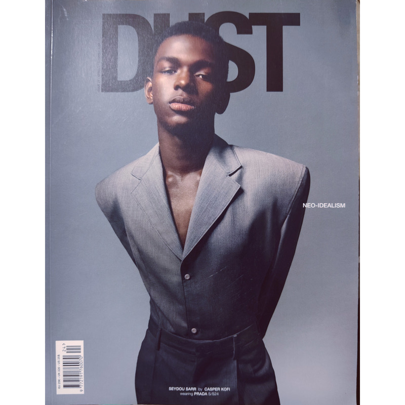 Single Issue Available: Dust Magazine 2024-2025 Summer/Autumn, Total of 24/25 Issues with Two Covers, English Fashion Photography Independent Magazine, Extra Thick Due to Editorial Reasons, Two Pages Inside Were Torn Out, Please Be Cautious if Concerned 2kg Re:Weight