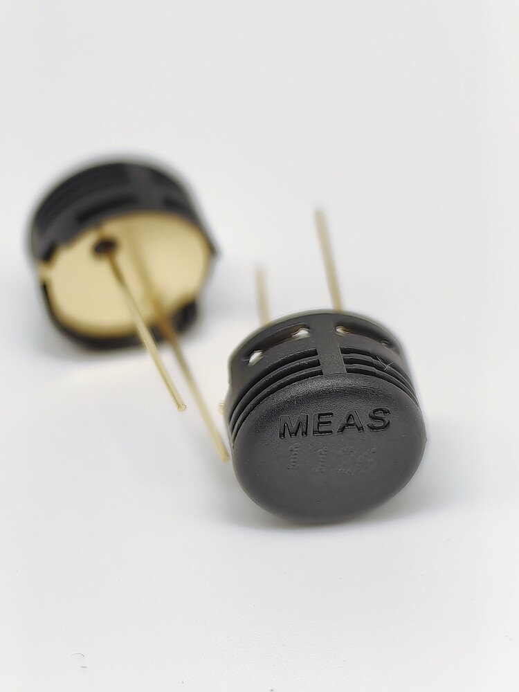 HS1101LF 法国MEAS品牌 黑色湿度传感器 工业级 湿敏电容全新原装