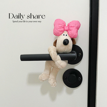 Cute palm door dog entrance door handle hanging decoration doll creative decoration pendant bedroom door lock paparazzi anti-crash protection