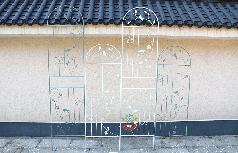 2 1 m with base floor landing type climbing rattan-style iron art doing old screen flower curtain moon season iron wire lotus climbing frame