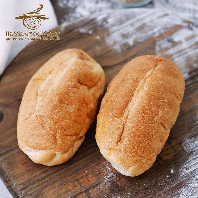 Beijing Hesenboke German Bakery's small bread, fresh, handcrafted, slightly salty German-style meal buns Germen Roll
