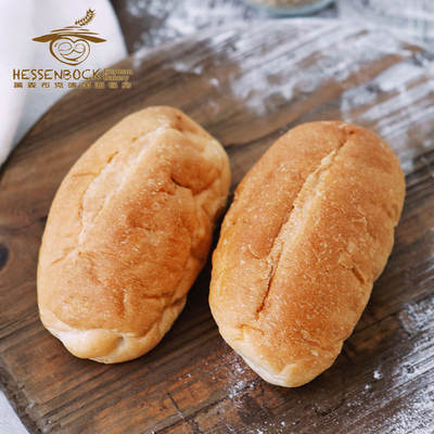 Beijing Hesenboke German Bakery's small bread, fresh, handcrafted, slightly salty German-style meal buns Germen Roll
