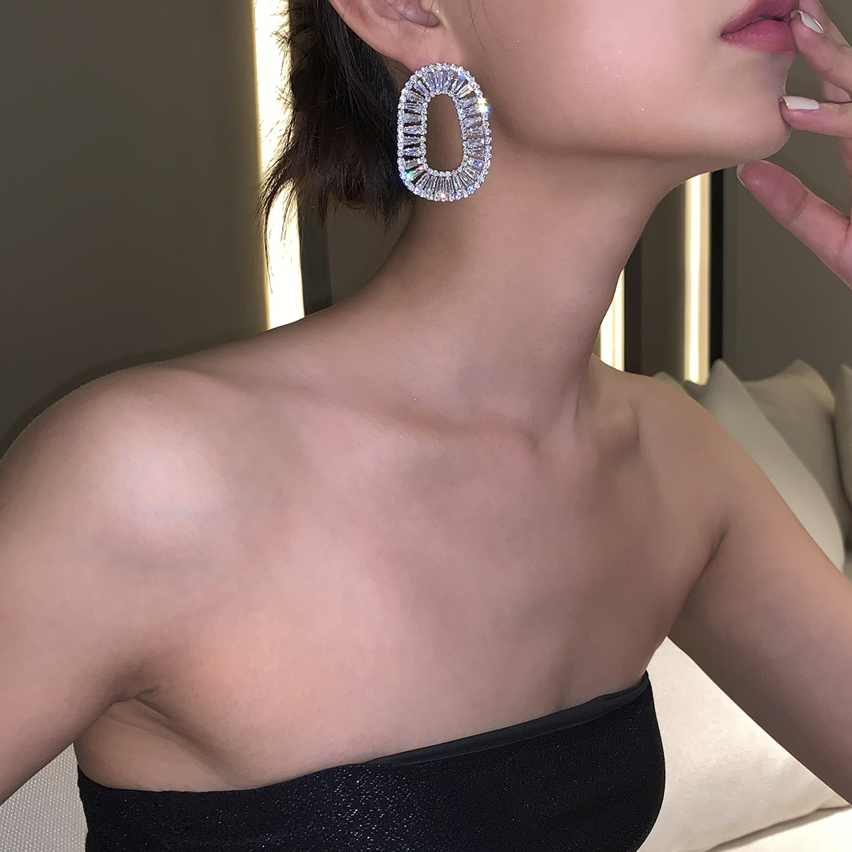 BOONEE High-quality full diamond bright oval earrings earrings light luxury temperament 925 silver needle ear needle earrings female