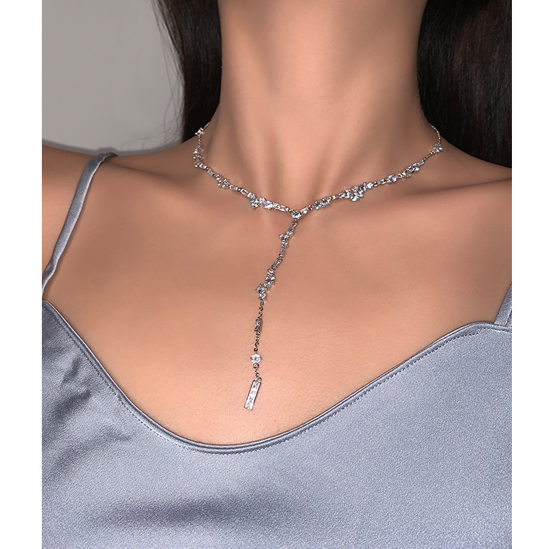 BO N E E LIGHT AND LUXURIOUS IRREGULAR FLASH DRILLING NECKLACE ADVANCED SENSATION NEW WEB RED COLLARBONE CHAIN SMALL CROWDNECKED FEMALE TIDE