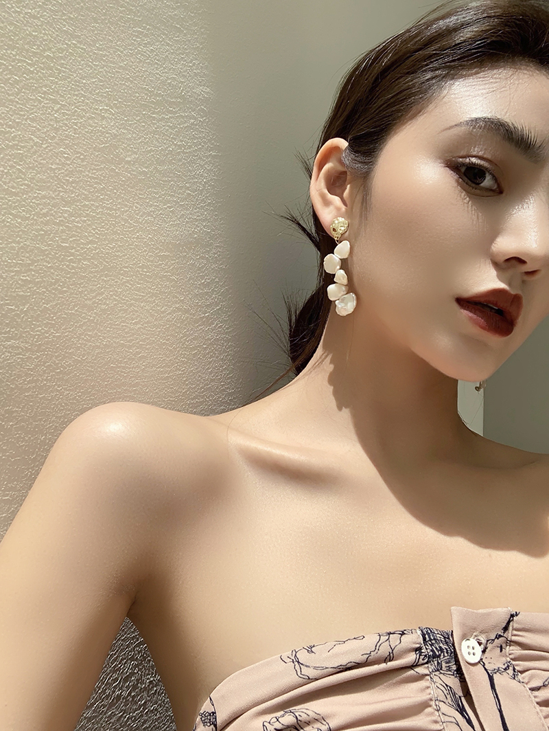 BOONEE◆Retro baroque new pearl earrings female atmosphere high-grade design temperament ear needle ear ornaments tide