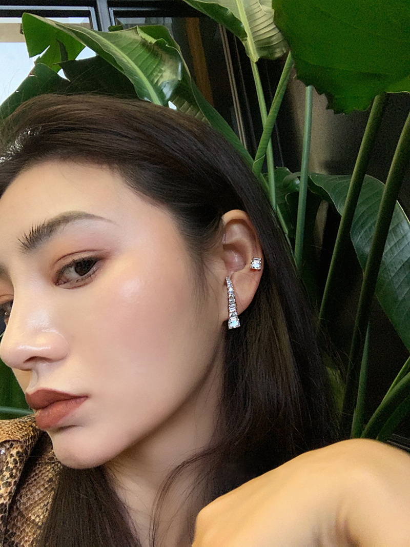 BOONEE2021 new ear pins women's simple summer cool wind high-end temperament earrings ear jewelry trend