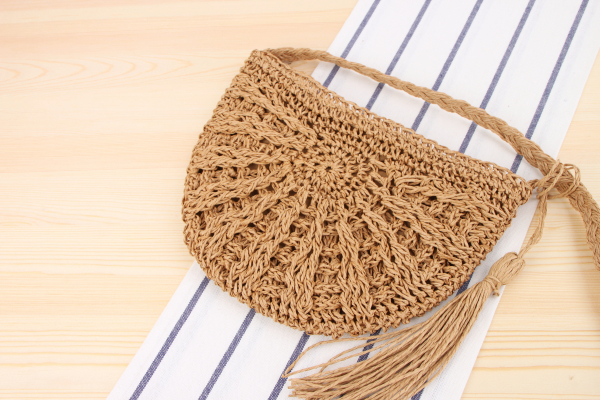 New Messenger Hand-woven Casual Straw Seaside Beach Bag25*18cm display picture 4