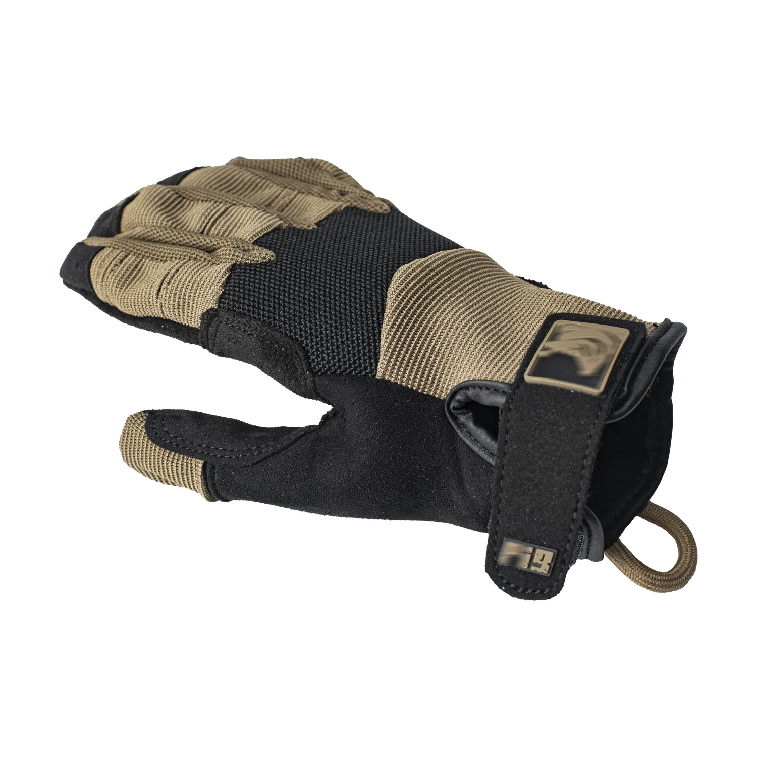 Vista de guantes de entrenamiento para prácticas de tiro