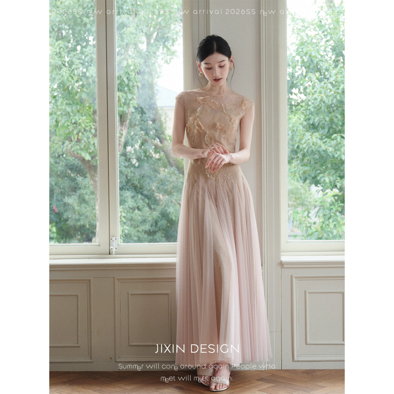 Letter-Style "Dreamland" Hand-Sewn Lace Appliqué Embroidered Misty Mesh Gown Long Dress French-Style Waist-Cinching Dress