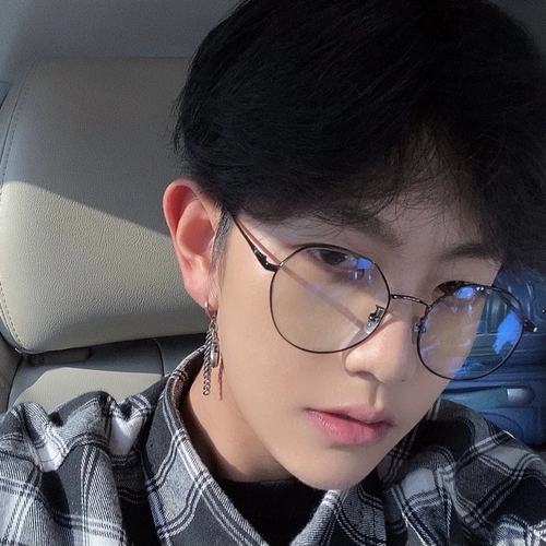 Брендовые сверхлегкие японские черные очки, популярно в интернете