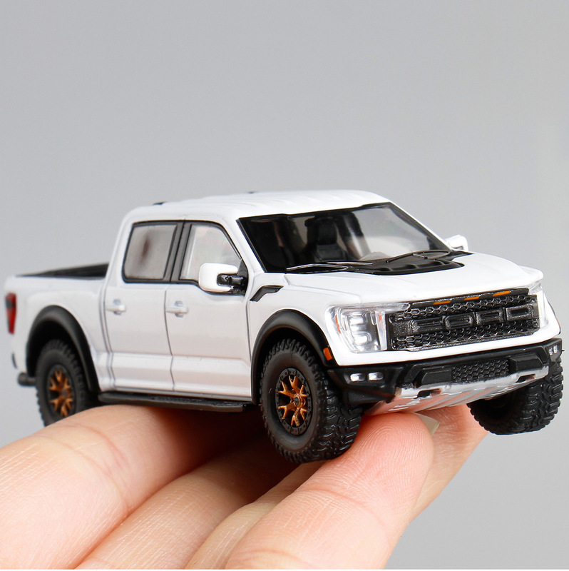 1:64 Scale Alloy Pickup Truck Model with Four-Wheel Suspension, Openable Tailgate, Children's Toy, Gift, Display Piece, Collectible
