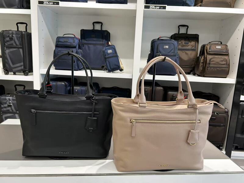 [Nini Is in Canada] Grab a Tumi Catarina Full Leather Women's Medium Tote Bag