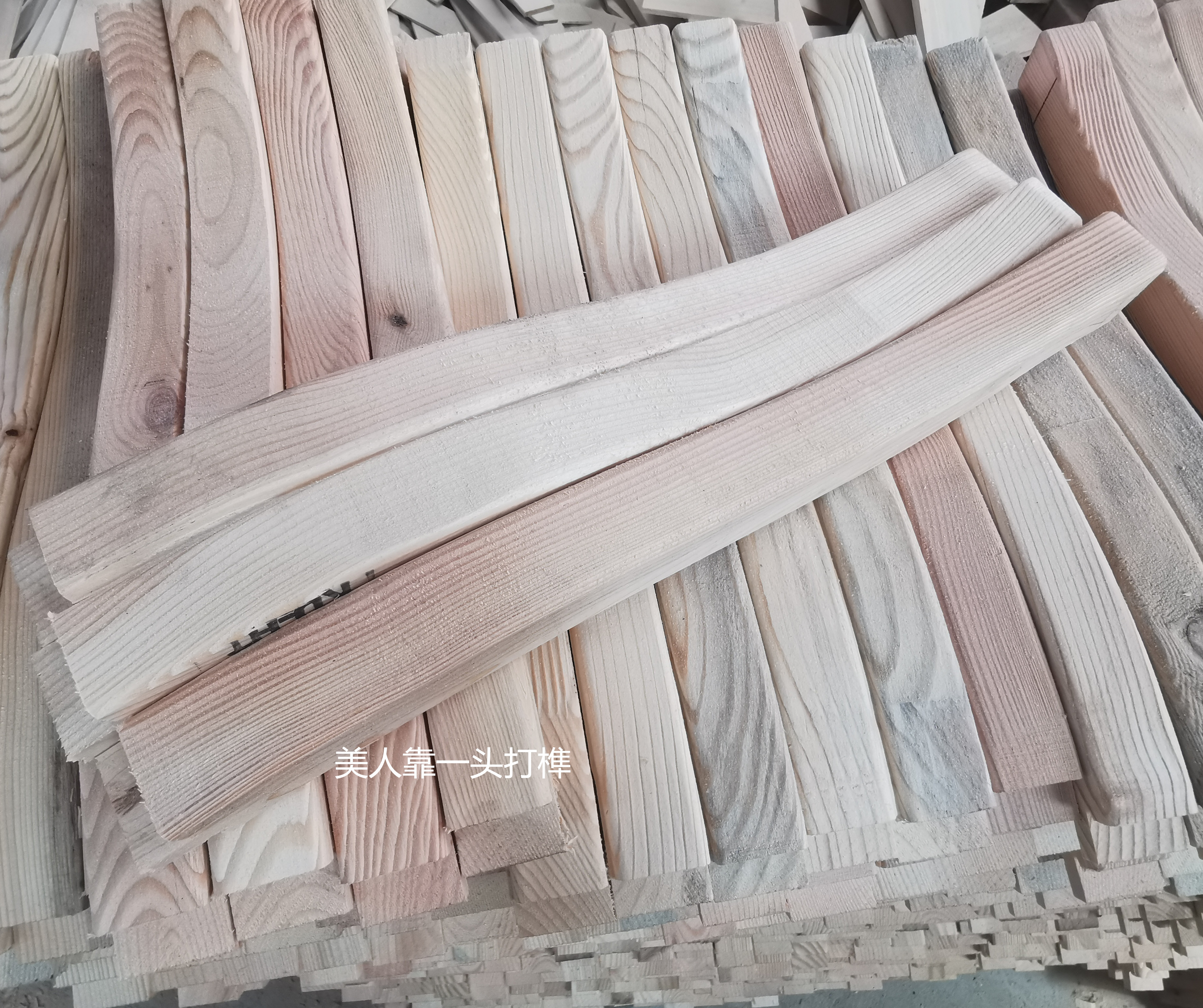 Outdoor camphor preservative wood pavilion beauty leans on fir wood promenade Wu Wang leans on pineapple lattice handrail S bend