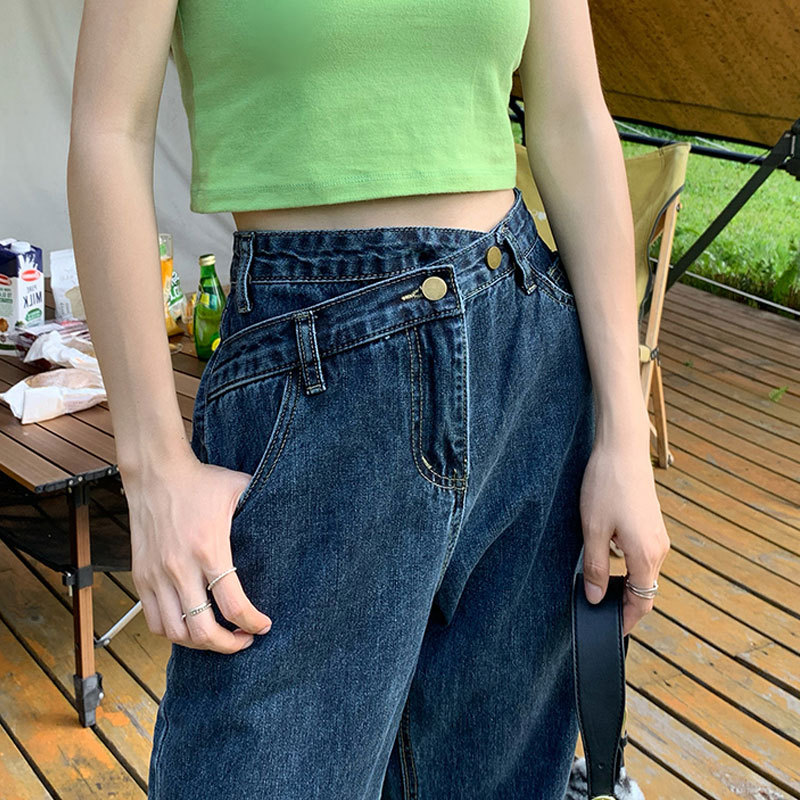 High-Waisted Jeans That Don'T Emphasize the Hips, Designed for Plus-Size Women, with a Unique Straight-Leg Cut, Dark Color, and Floor-Length Design for Autumn