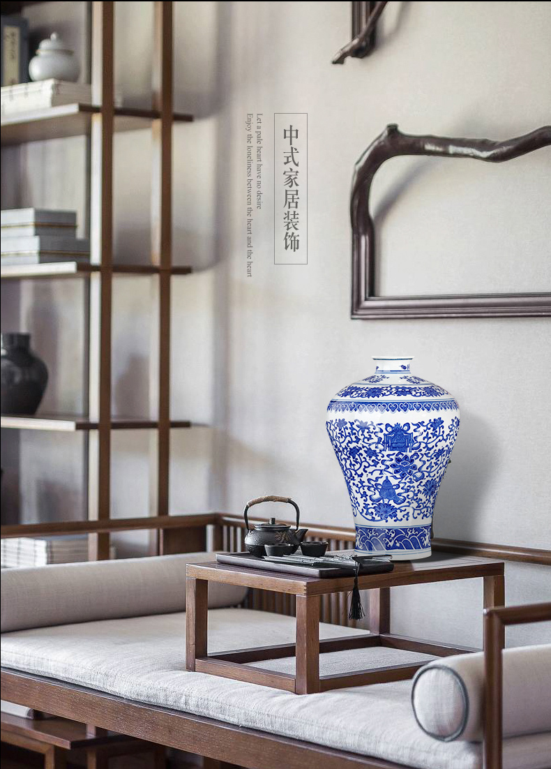 Jingdezhen ceramics antique flower arranging Chinese style household adornment blue and white porcelain vase is placed in the sitting room porch handicraft