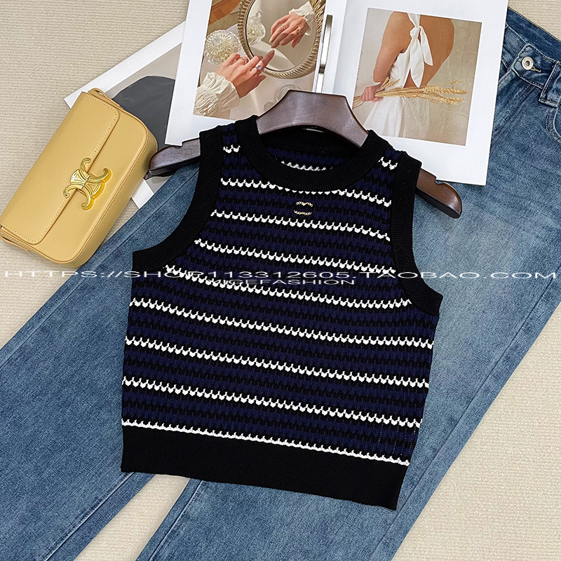2024 New Round Neck Sleeveless Knitted Vest T-Shirt for Women, Slim Fit, Versatile, Chanel-Style Striped Short Pullover Top