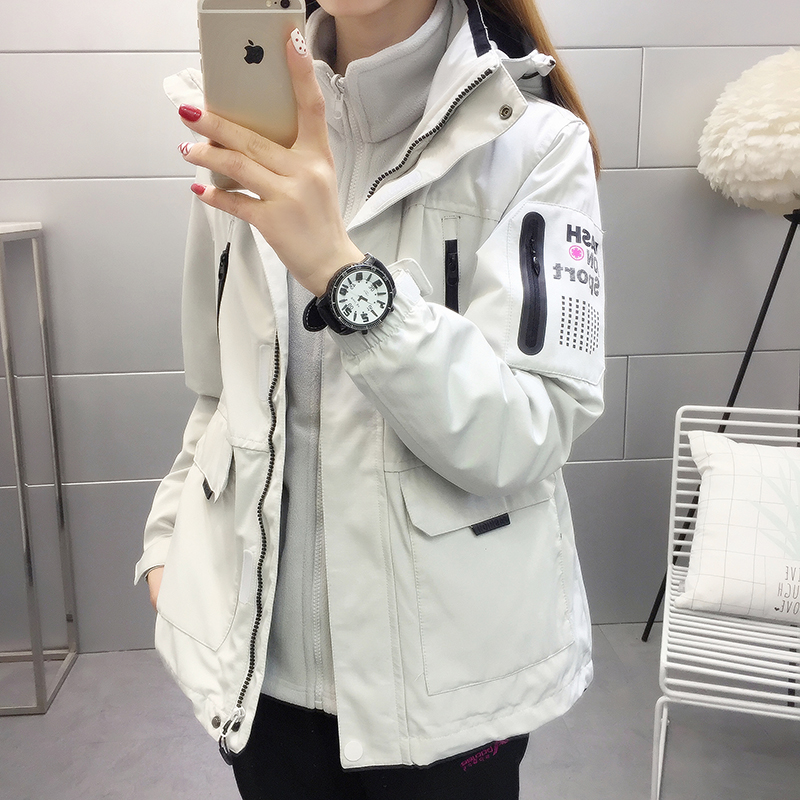 Three-in-one detachable stormtrooper female Korean version bf Harajuku tide brand outdoor mountaineering velvet large pocket windbreaker jacket