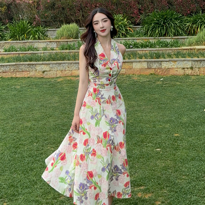 Hepburn-Style V-Neck Dress, French Retro Floral Sleeveless Dress, Waist-Cinching, Slimming, High-End Printed Long Dress for Women in Summer Hepburn-Style V-Neck Dress, French Retro Floral Sleeveless Dress, Waist-Cinching, Slimming, High-End Printed Long Dress for Women in Summer