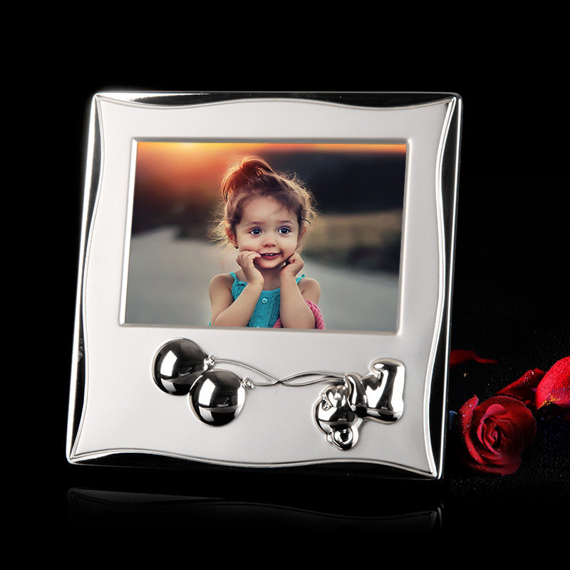 Flavinz horizontal and vertical universal creative metal photo frame table 4 inch European wall hanging photo frame photo frame decoration