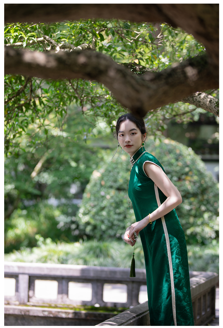 Qianlijiangshan New Chinese Retro High-end Atmosphere Girls Ancient Cheongsam - กี่เพ้า - เส้นใยสังเคราะห์ สีเขียว