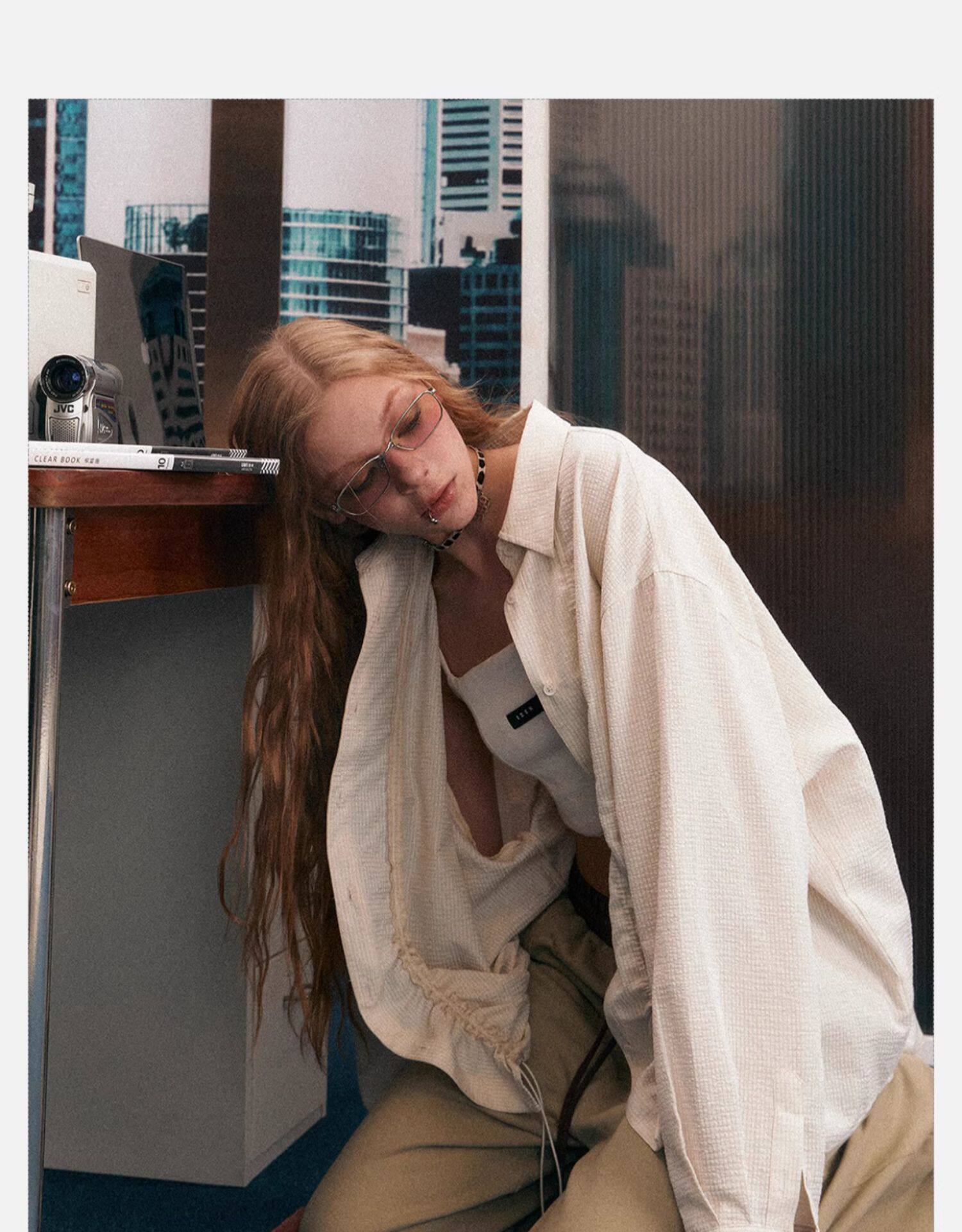 EZEK рубашка женские модели 2025 новый взрыв моделей Ранняя весна уникальный супер хороший смотреть куртка темперамент полоса накладки пальто женщина 