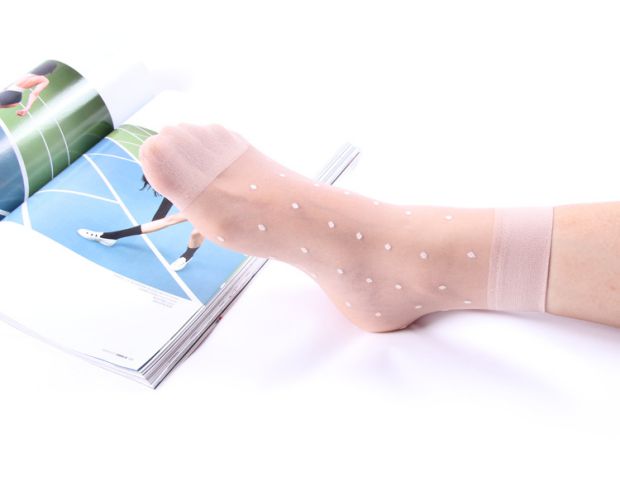 Mùa xuân và mùa hè siêu mỏng trong suốt pha lê lụa vớ màu đen thịt phụ nữ nhung chống móc lụa vô hình đôi vớ vớ tat cotton dep