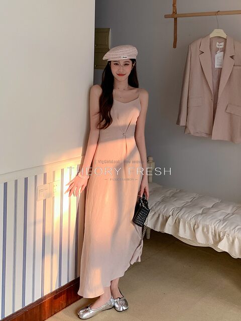 THEORYFRESH ແບບຝຣັ່ງສະໄລ້ຄໍ V-neck sleeveless dress women's summer textured suspender skirt high-waist suspender