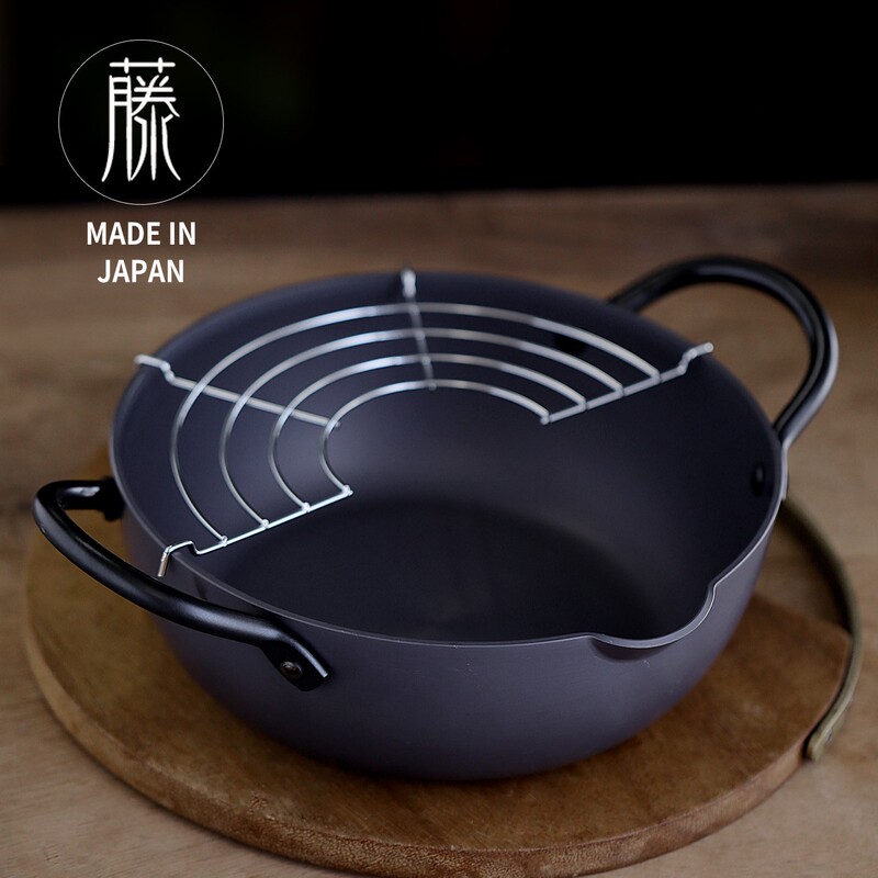 Japanese Imported Tanabe Metalware Traditional Nitrided Iron Uncoated Tempura Frying Pan Anti-Splash Oil Frying Iron Pan for Home Use Japanese Imported Tanabe Metalware Traditional Nitrided Iron Uncoated Tempura Frying Pan Anti-Splash Oil Frying Iron Pan for Home Use