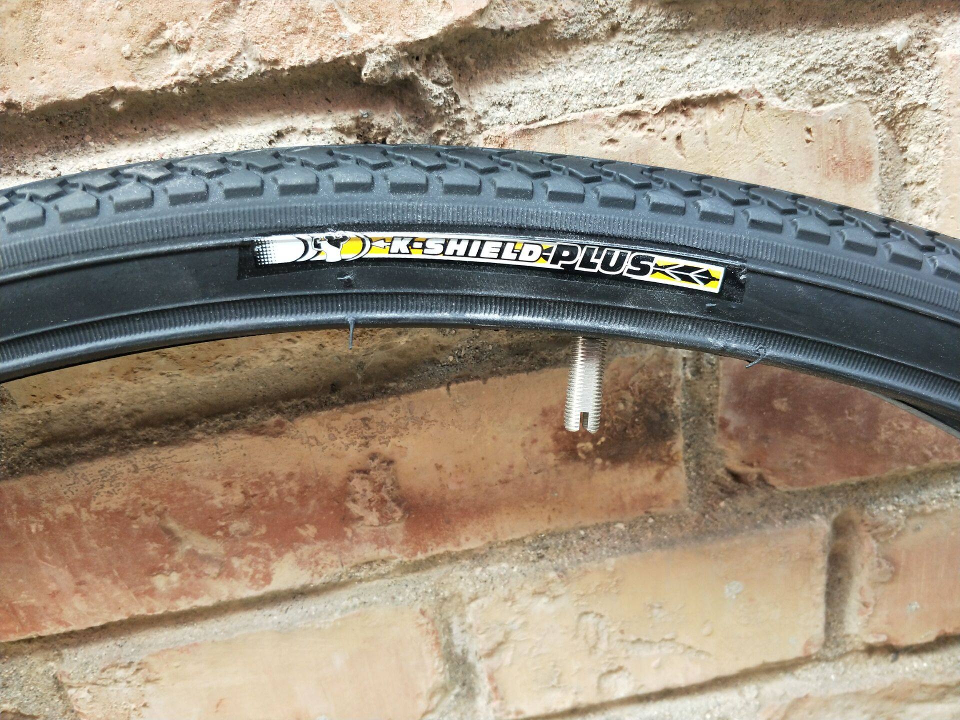 Lightweight inside and outside tyre puncture proof outside tyre 26*183 26*13 8 Japanese inside variable speed car city car