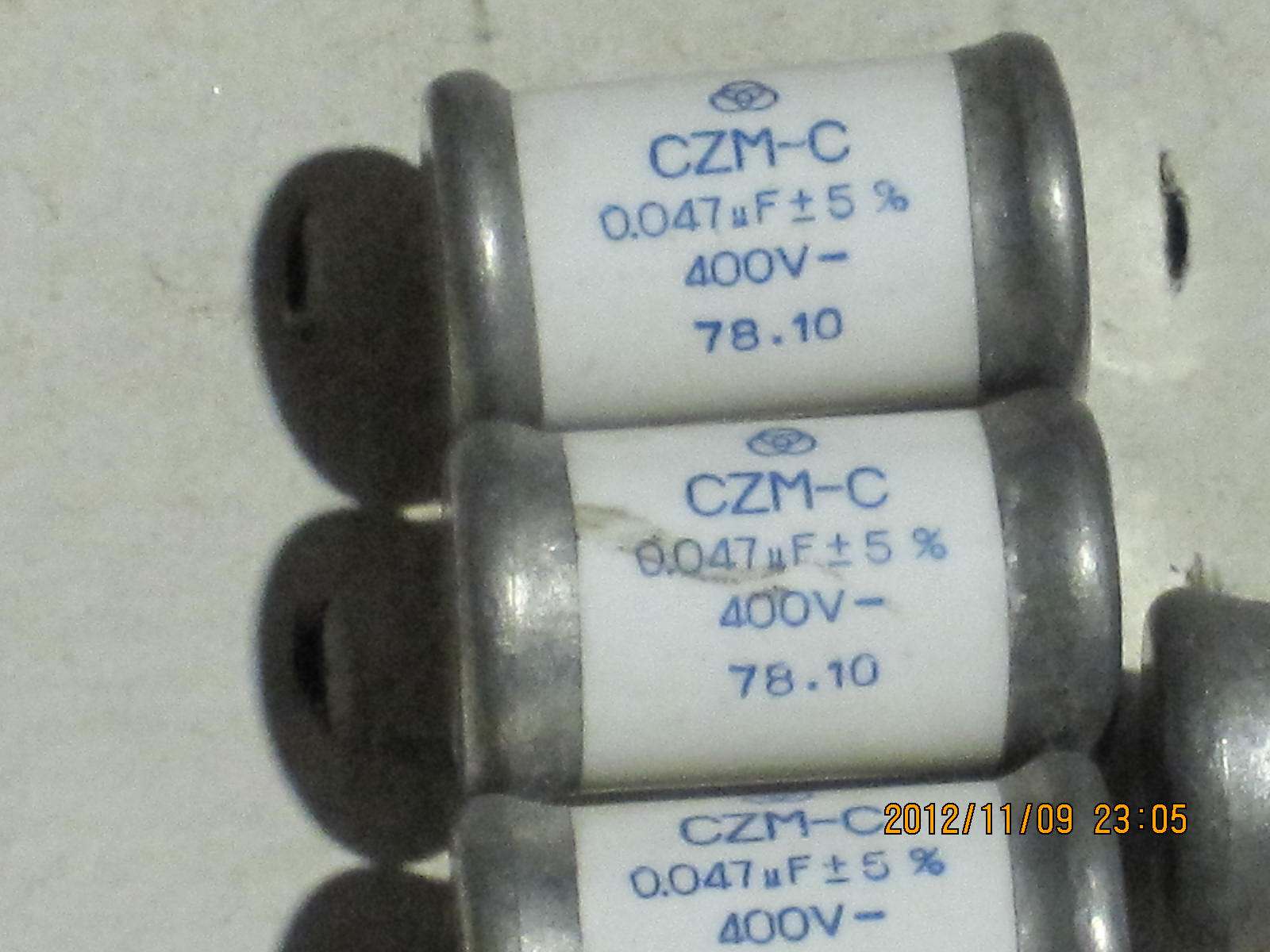 70s Third Ring Ceramic Paper Mesogas capacitor CZM-C 0047400 V to make the guts good