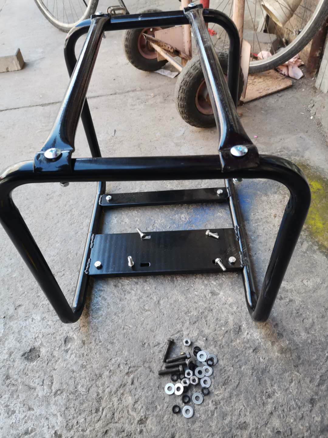 Promotion 168 petrol water pump shaker concrete vibrating stick petrol engine vibrator The whole belt shelf