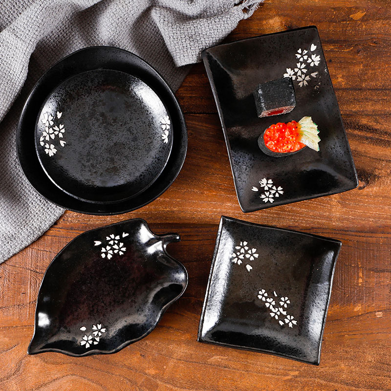 Three-point-grilled Japanese-style rectangular plate Sushi sashimi salmon plate Saury stock heart matcha cake plate Black