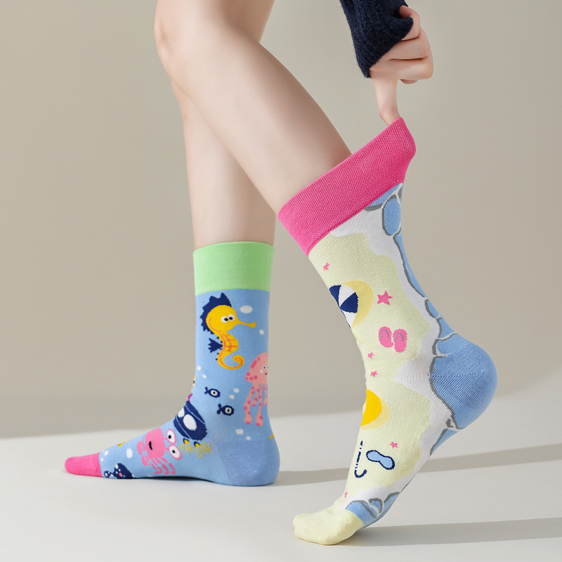Asymmetrical Socks for Women, Niche Design, Fashionable and Unique Cartoon Animal Mid-Calf Socks, Unisex Sports Socks