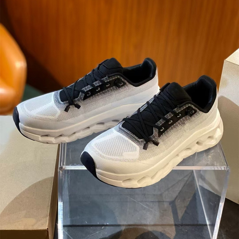 Mesh Casual Shoes, Thick Soles, Shock-Absorbing Running Shoes, Lace-Free, Breathable Couple Shoes, Fashionable Outdoor Shoes for Men and Women